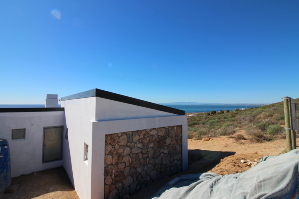 Single-storey house for sale in St Helena Views - LA1702217