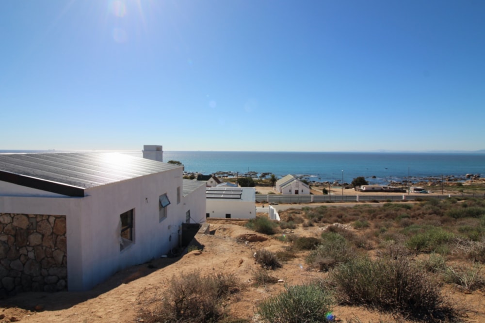 Single-storey house for sale in St Helena Views - LA1702217