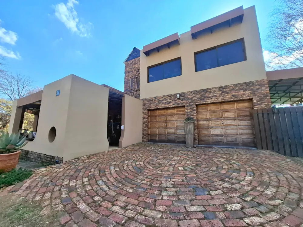 House for sale in La Provence - 1BTH1702360