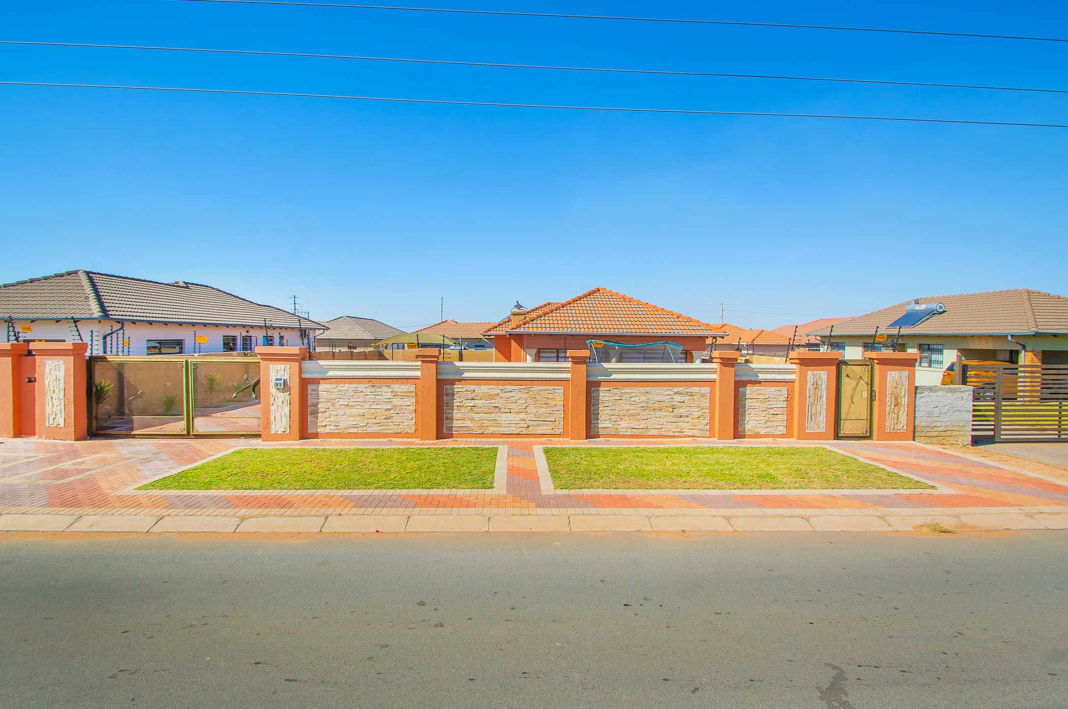 House for sale in Azaadville - 1KR1702431