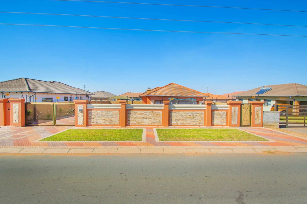 House for sale in Azaadville - 1KR1702431