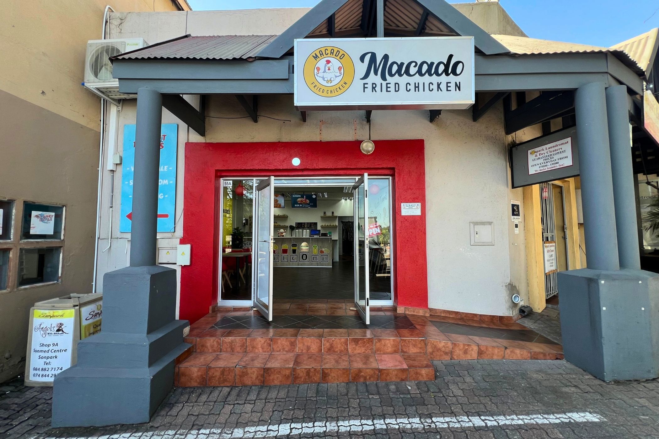 Commercial restaurant for sale in Sonheuwel - 1NS1702575