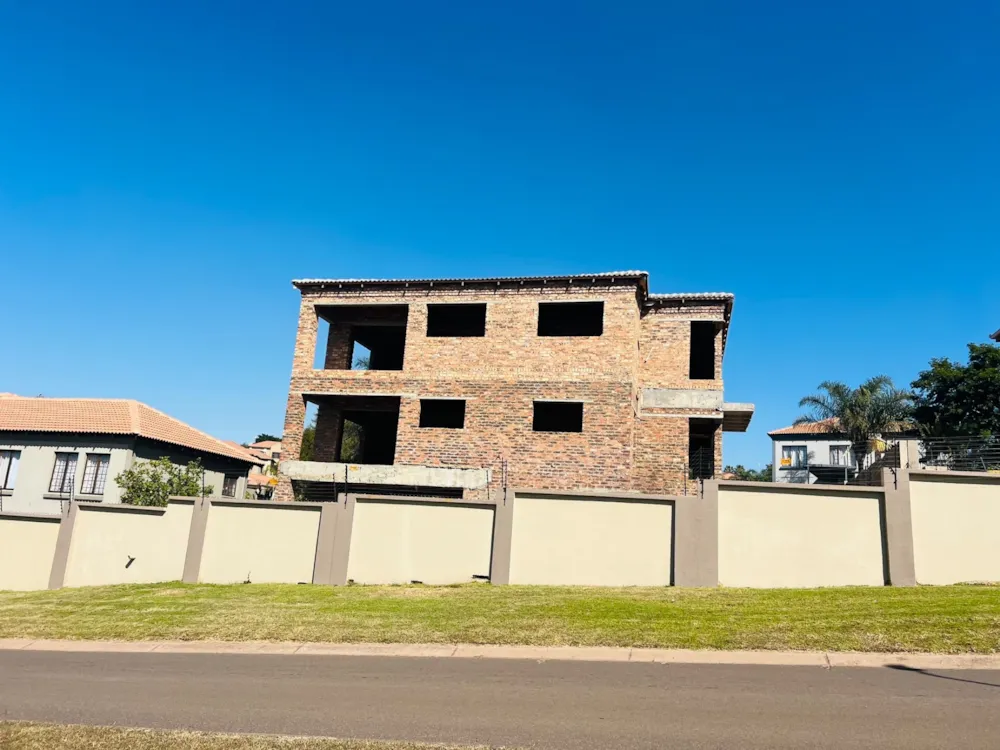 Double-storey house for sale in Hoeveld Park - 1WD1702572 Double-storey house for sale in Hoeveld Park - 1WD1702572