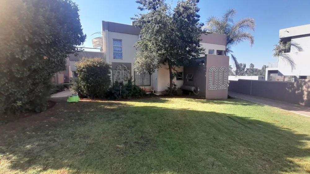 Double-storey house for sale in  Vanderbijlpark SW 5 - 1VT1702748