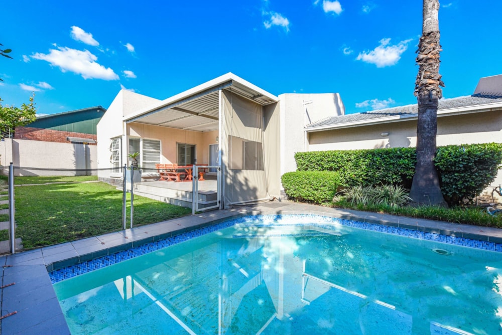 Cluster for sale in Paulshof - FW1700880 Cluster for sale in Paulshof - FW1700880