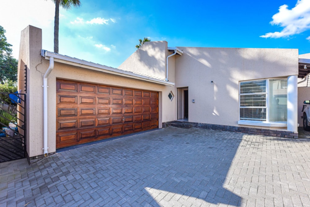 Cluster for sale in Paulshof - FW1700880 Cluster for sale in Paulshof - FW1700880