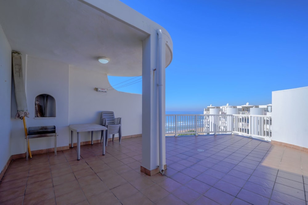 Multi-storey apartment for sale in Umdloti Beach - 1ND1700438 Multi-storey apartment for sale in Umdloti Beach - 1ND1700438