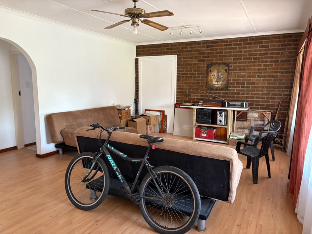 Double-storey house for sale in East Bank - 1PF1703101 Double-storey house for sale in East Bank - 1PF1703101