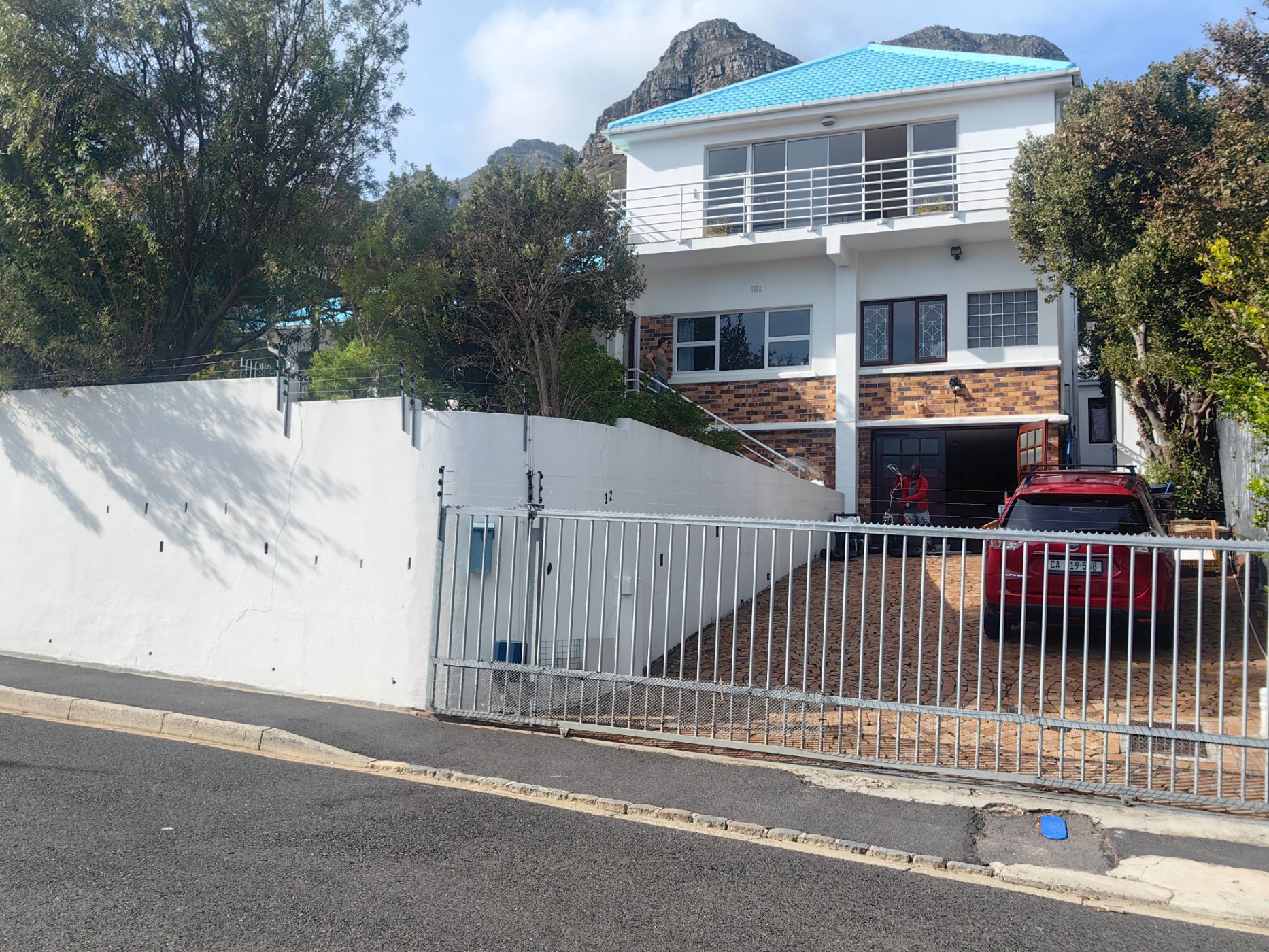 Double-storey house let in Vredehoek - CBL1699969