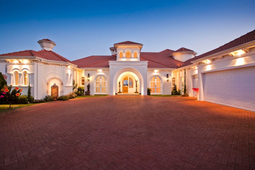 Security estate home for sale in La Lucia - 1ND1698516