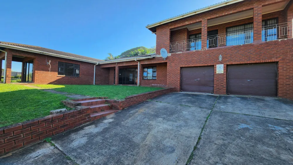 Double-storey house for sale in Sea Park, Umtentweni - 1PSH1701038 Double-storey house for sale in Sea Park, Umtentweni - 1PSH1701038