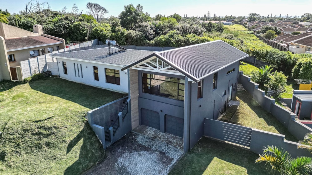 House for sale in Beacon Bay - 1EZ1699870 House for sale in Beacon Bay - 1EZ1699870