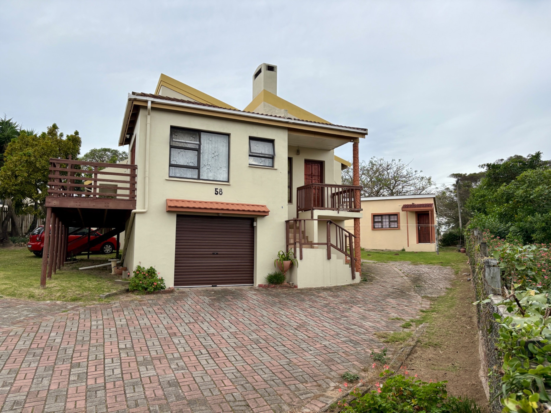 House for sale in East Bank - 1PF1702019