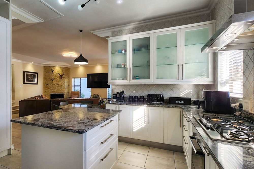 House for sale in Big Bay - 1TV1700510 House for sale in Big Bay - 1TV1700510