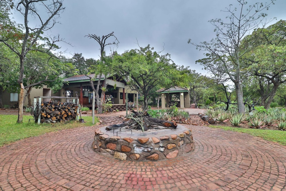 Game lodge for sale in Hectorspruit - 1NK1700009