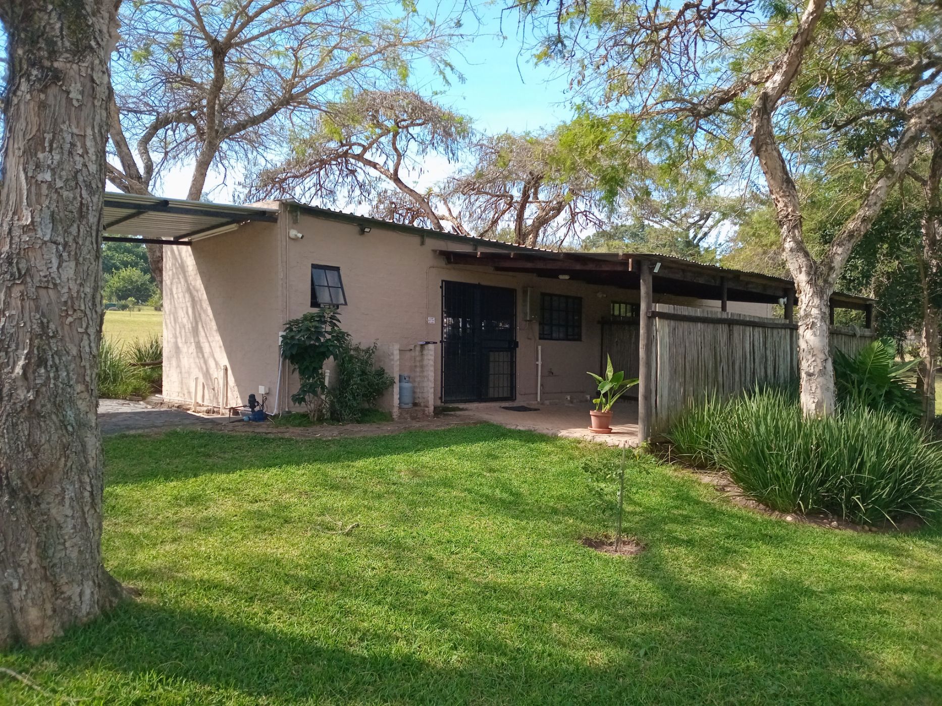 Studio apartment to rent in White River AH - 1WR1729899