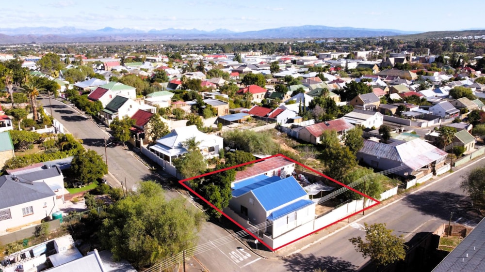 House for sale in Oudtshoorn North - 1OU1702616