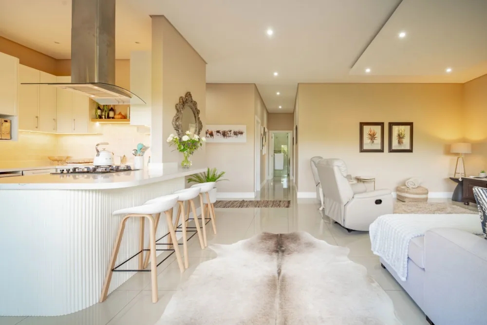 Security estate home let in Hilltop Estate - 1BD1737975