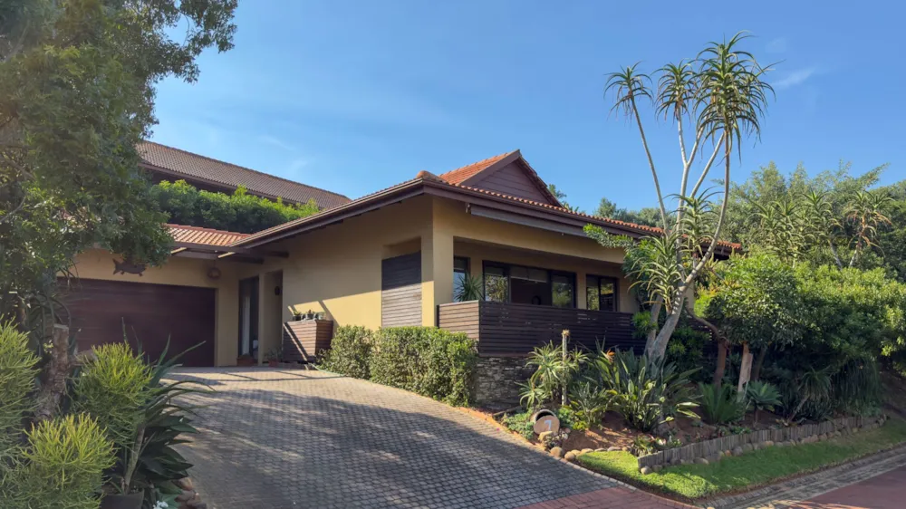 Security estate home let in Hilltop Estate - 1BD1737975