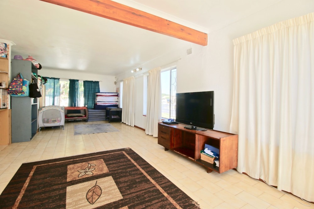 House for sale in Bothasig - 1PLA1698607