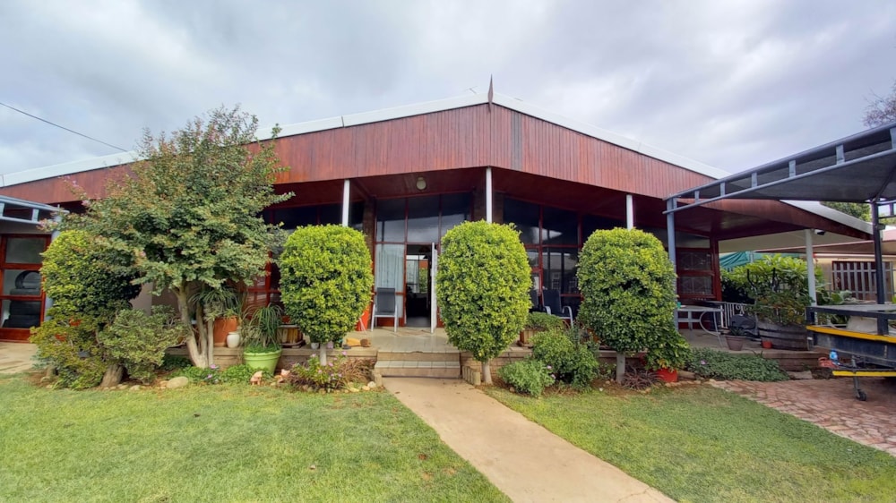 House for sale in West Bank, Oudtshoorn - 1OU1699399