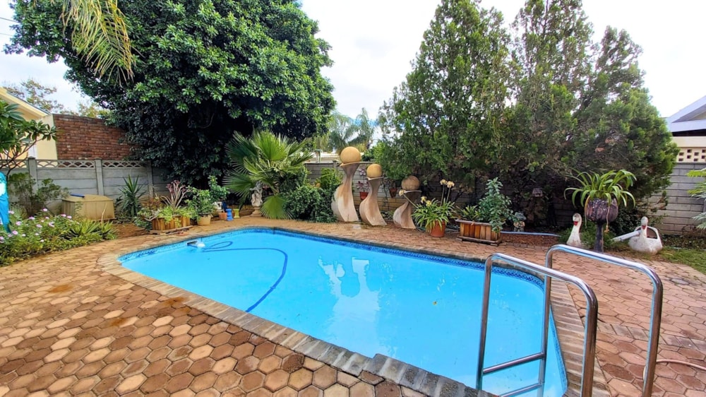 House for sale in West Bank, Oudtshoorn - 1OU1699399