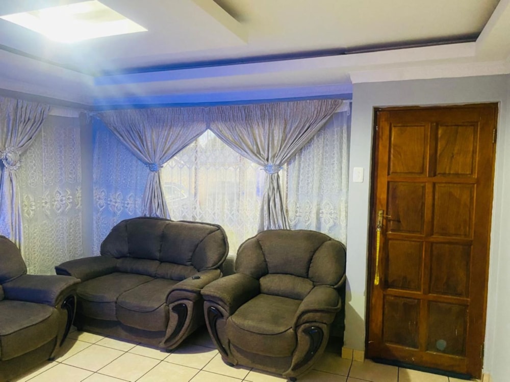 House for sale in Mthatha - 1MH1700084 House for sale in Mthatha - 1MH1700084