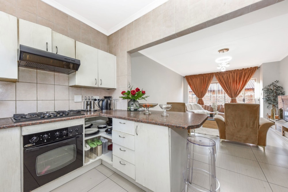 Townhouse for sale in North Riding - FW1732901 Townhouse for sale in North Riding - FW1732901