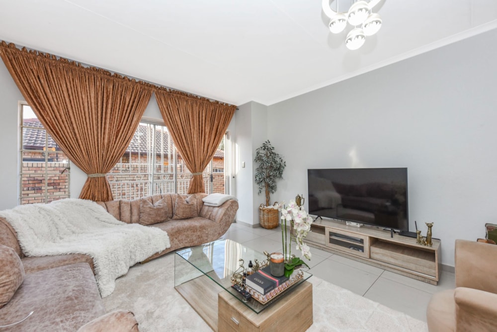 Townhouse for sale in North Riding - FW1732901 Townhouse for sale in North Riding - FW1732901