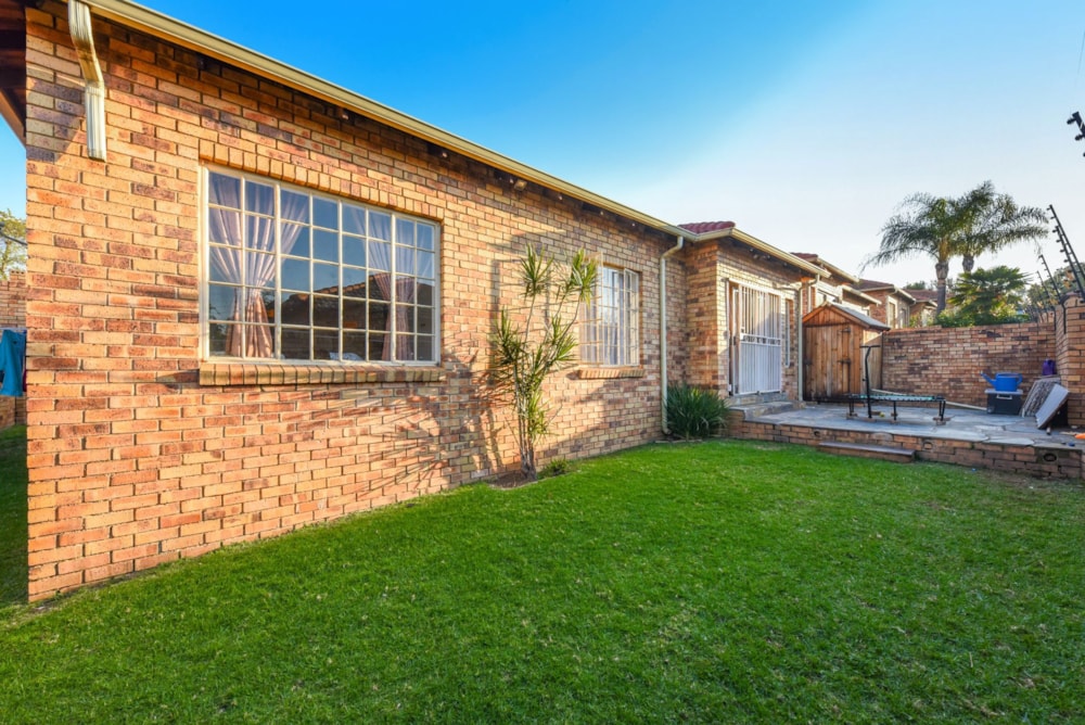 Townhouse for sale in North Riding - FW1732901