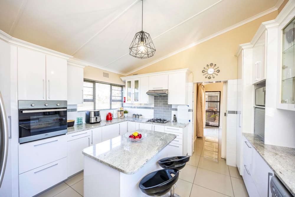 House for sale in Beacon Bay - 1EZ1702323 House for sale in Beacon Bay - 1EZ1702323