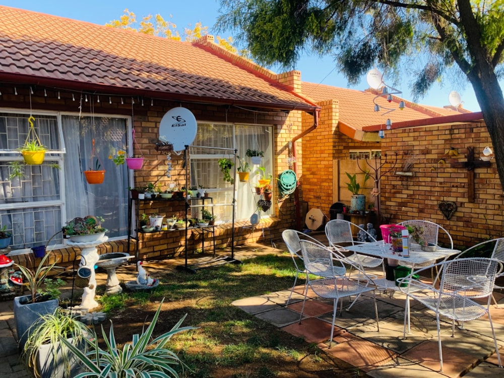 Townhouse for sale in Langenhovenpark - 1BX1702637 Townhouse for sale in Langenhovenpark - 1BX1702637