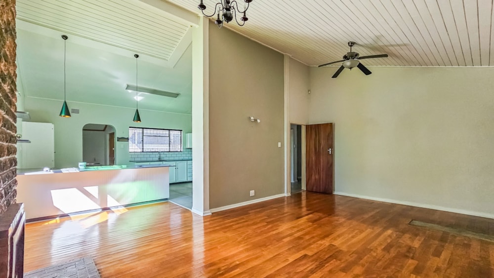 House let in Wellington - TKL1700927