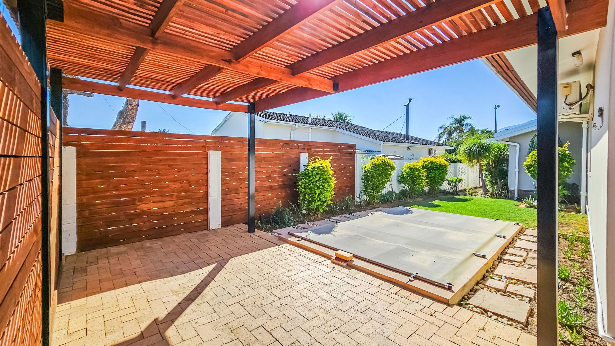 House let in Wellington - TKL1700927