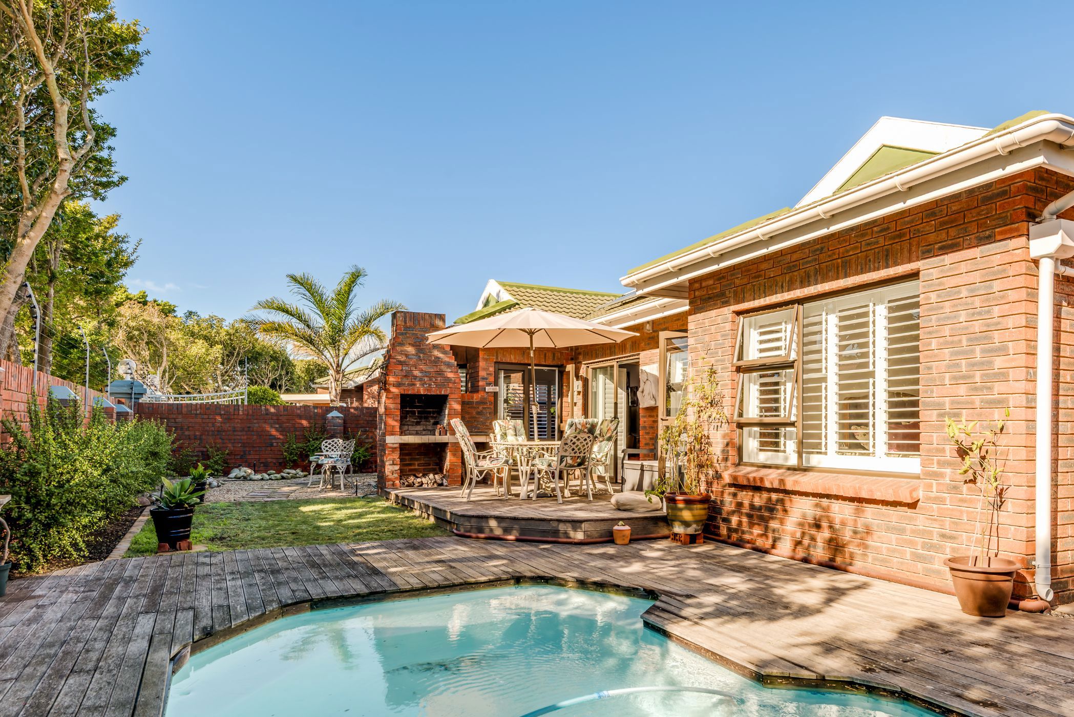 Townhouse for sale in Summerstrand - 1PLZ1702284