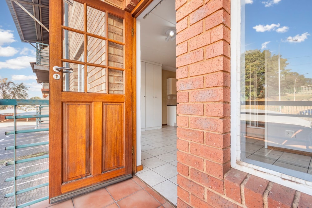 Bachelor apartment for sale in Auckland Park - GRE1702611 Bachelor apartment for sale in Auckland Park - GRE1702611