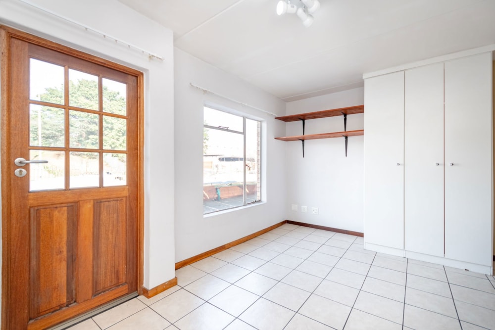 Bachelor apartment for sale in Auckland Park - GRE1702611 Bachelor apartment for sale in Auckland Park - GRE1702611
