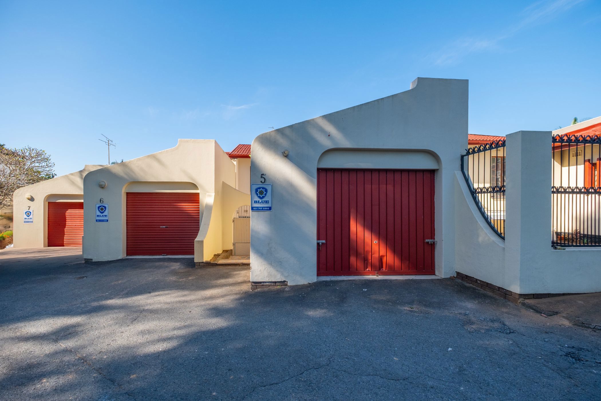 Townhouse for sale in Amanzimtoti - 1WB1699600