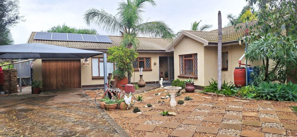 House for sale in Wesbank, Oudtshoorn - 1OU1667476 House for sale in Wesbank, Oudtshoorn - 1OU1667476