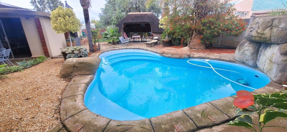 House for sale in Wesbank, Oudtshoorn - 1OU1667476 House for sale in Wesbank, Oudtshoorn - 1OU1667476