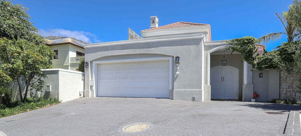 Security estate home for sale in Silvertree Estate - KW1701527