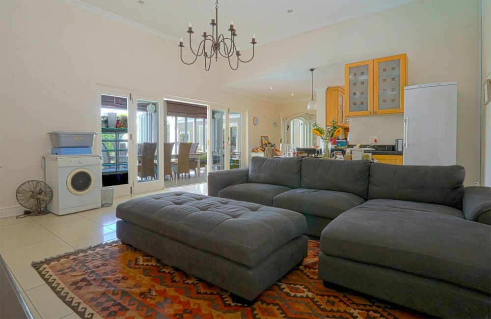 Security estate home for sale in Silvertree Estate - KW1701527