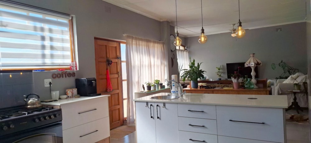 House for sale in Wesbank, Oudtshoorn - 1OU1701538 House for sale in Wesbank, Oudtshoorn - 1OU1701538