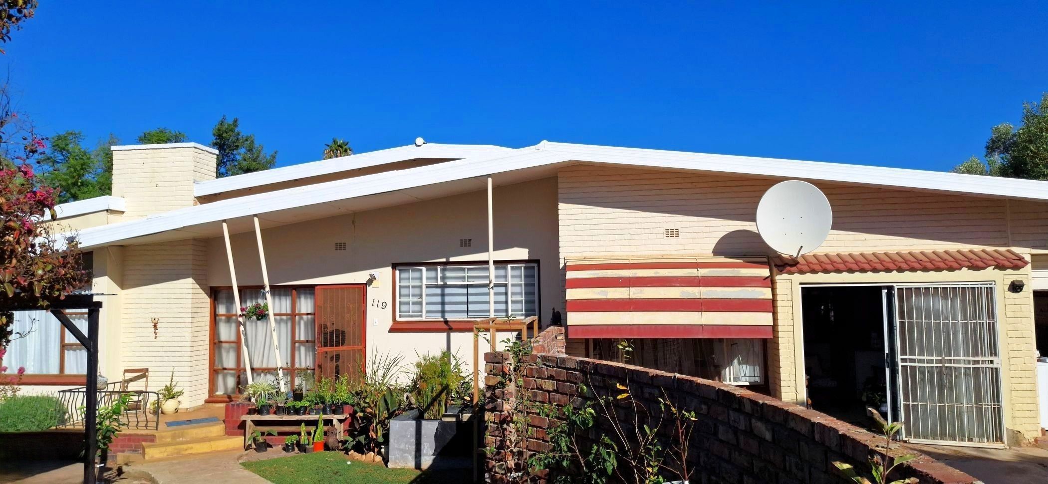 House for sale in Wesbank, Oudtshoorn - 1OU1701538