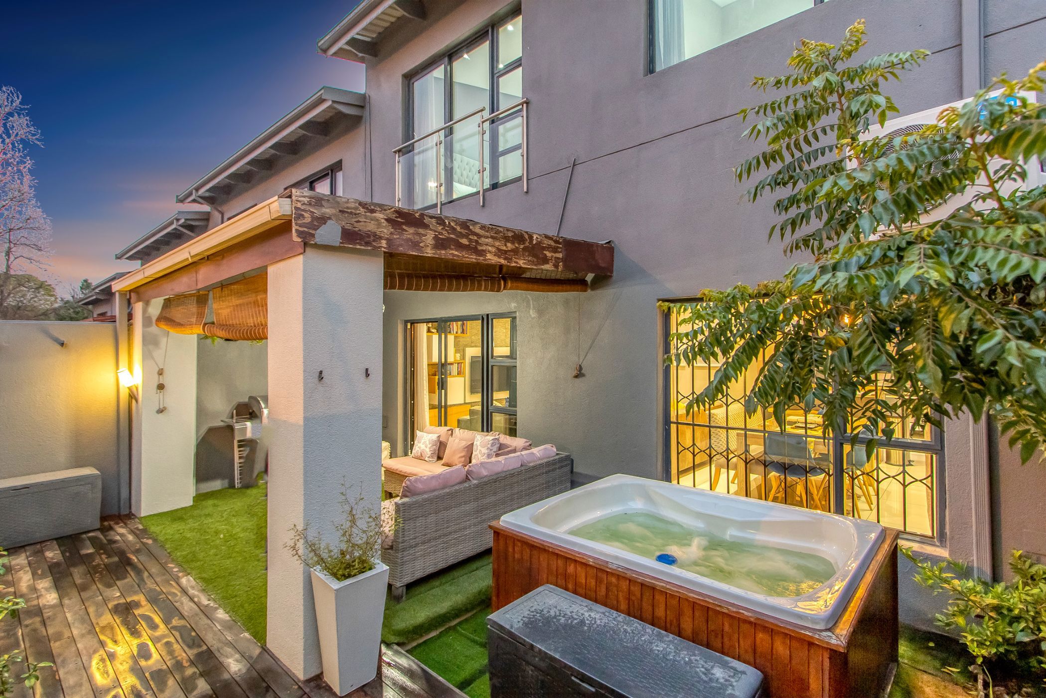 Townhouse for sale in Oaklands, Johannesburg - HP1701071