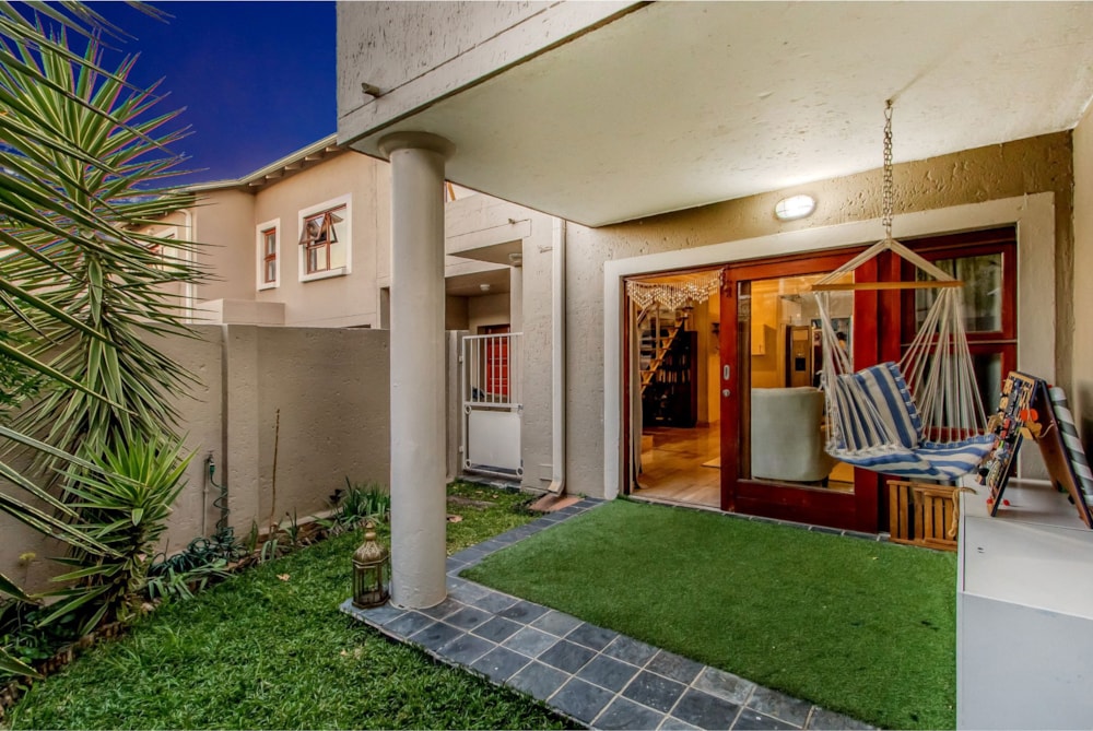 Security complex home sold in Oaklands, Johannesburg - HP1702287 Security complex home sold in Oaklands, Johannesburg - HP1702287