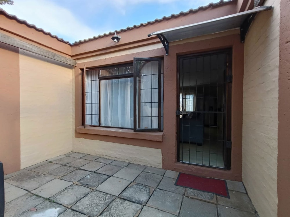 Townhouse let in Spitskop - 1BX1701051