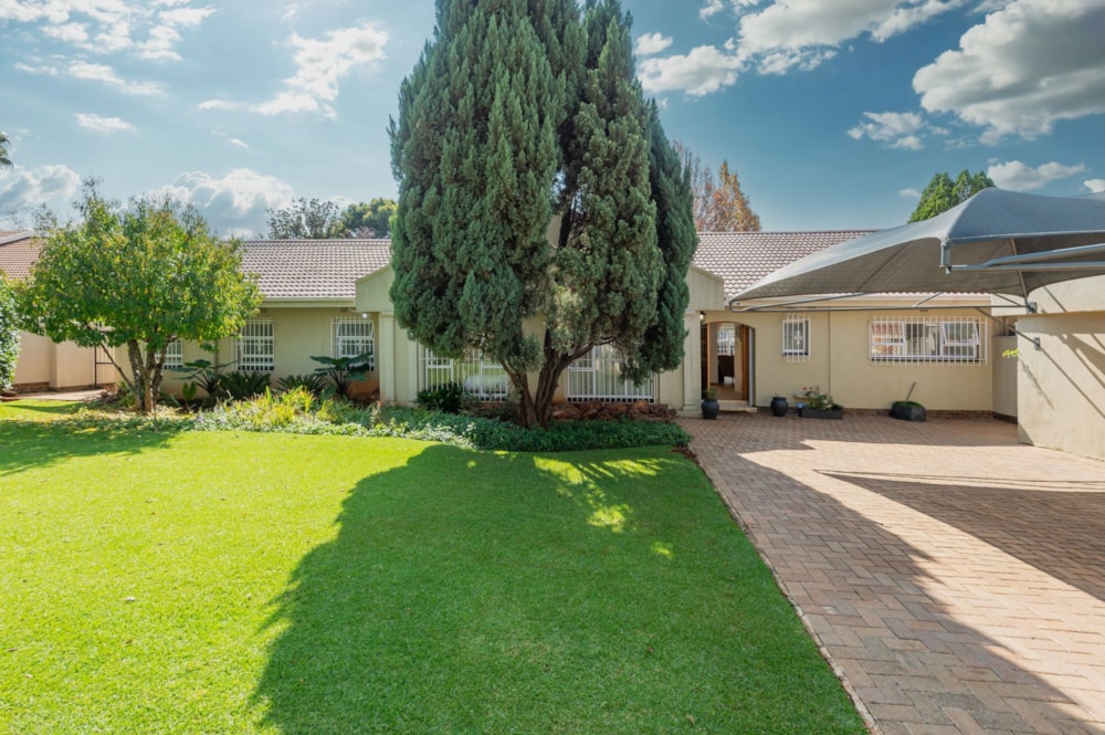 House for sale in Bedfordview - BED1700093 House for sale in Bedfordview - BED1700093