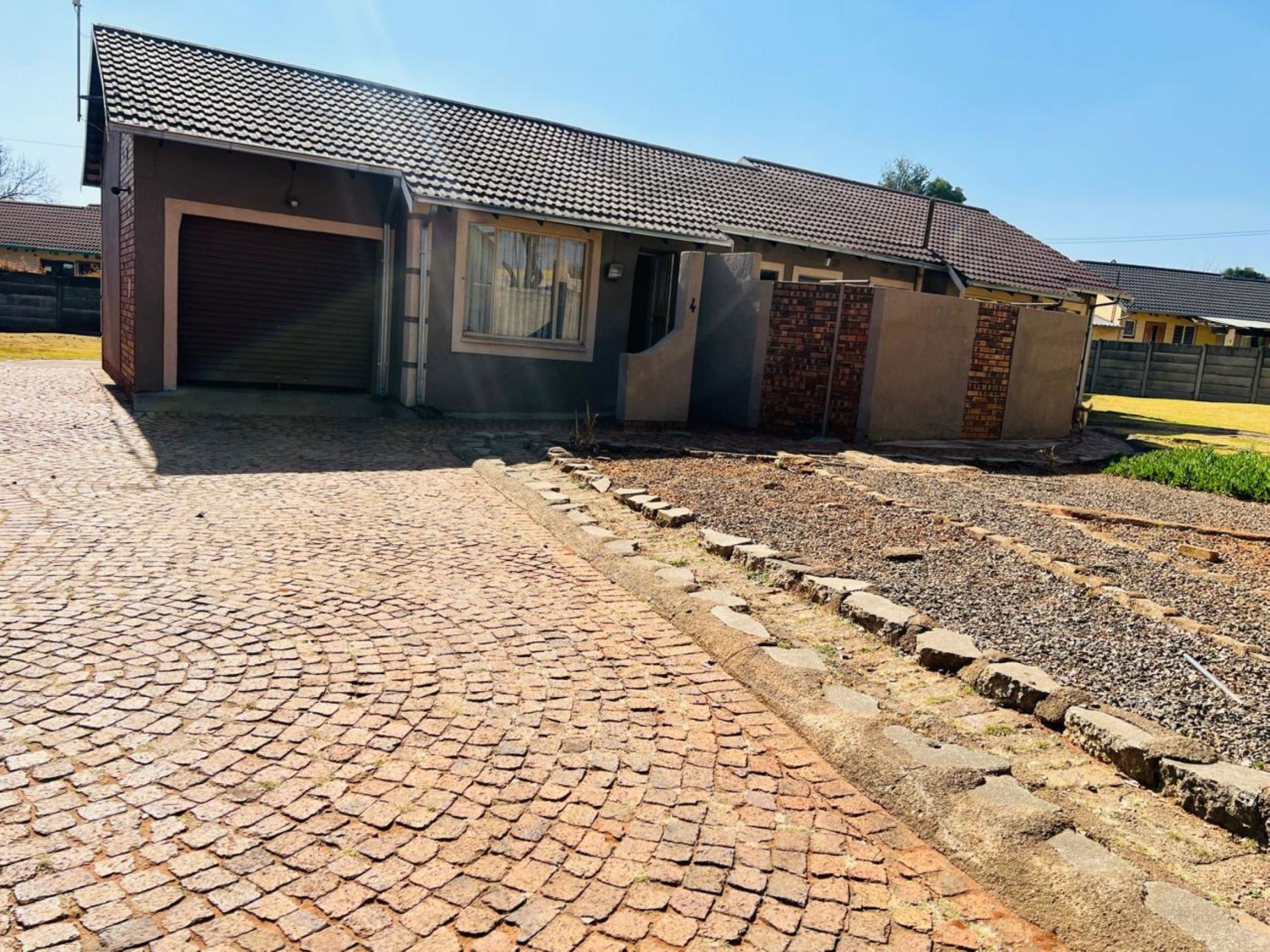 House for sale in Crystal Park - EN1705449