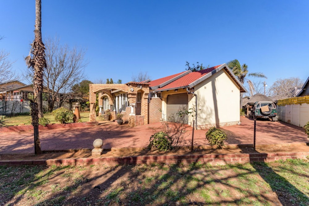 House for sale in Crystal Park - EN1704273 House for sale in Crystal Park - EN1704273